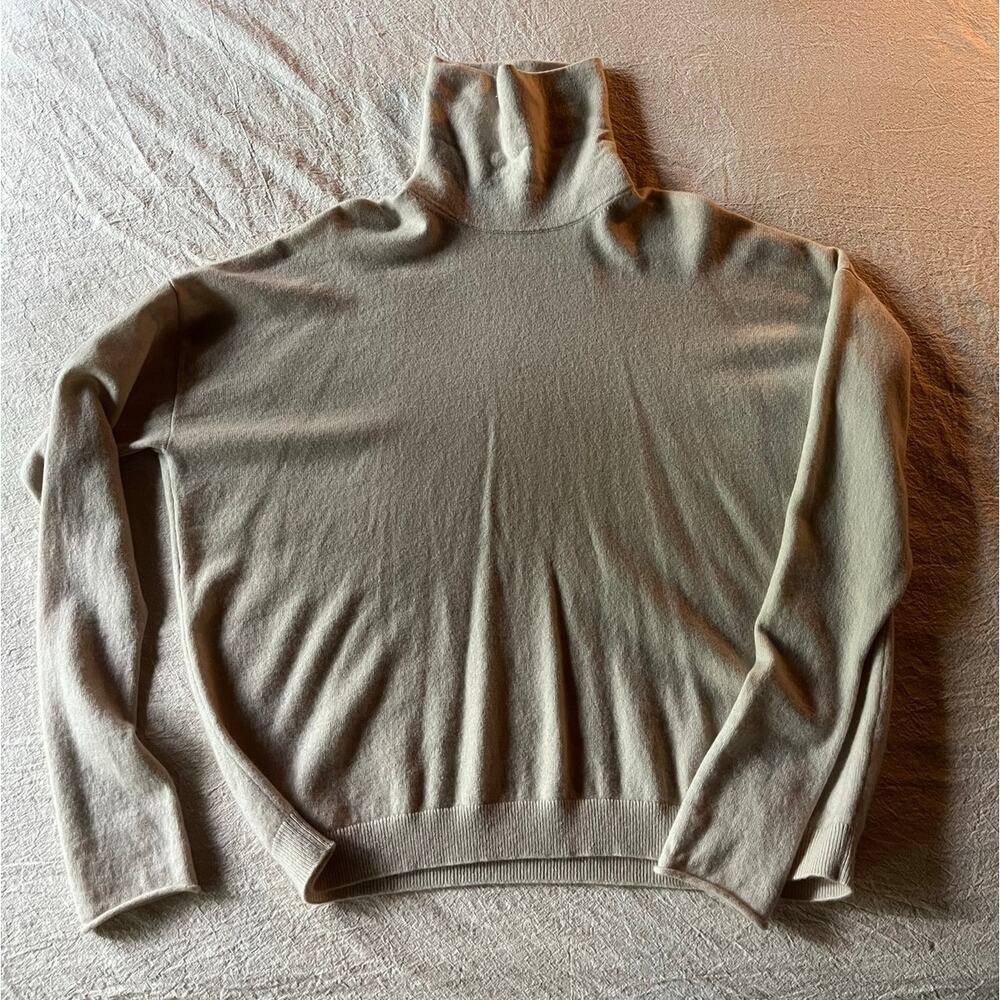COS Cream Cashmere Turtleneck Sweater Medium